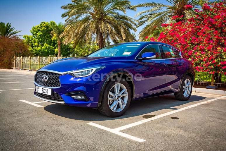 إيجار إنفينيتي Q30 (أزرق), 2019 في دبي