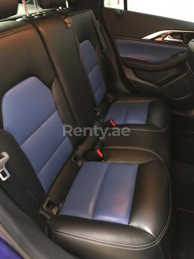 إيجار إنفينيتي Q30 (أزرق), 2019 في دبي