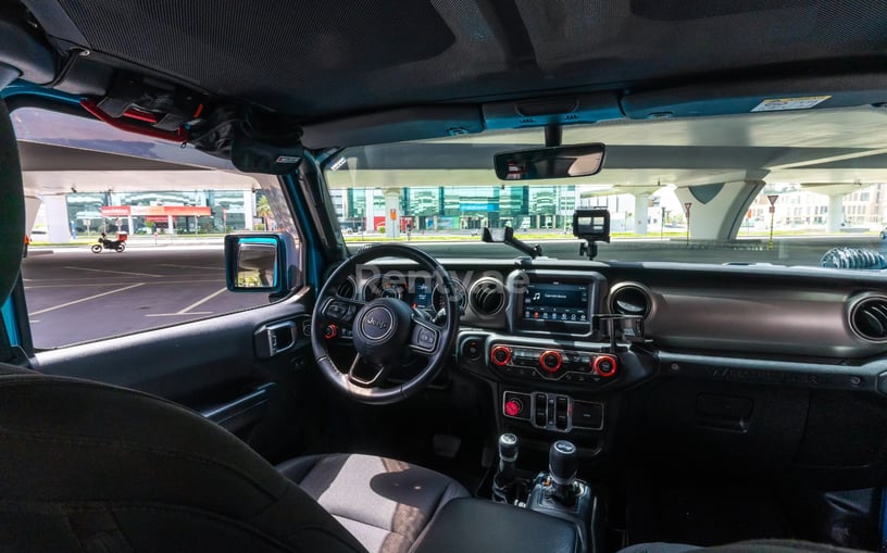 Jeep Wrangler Limited Sport Edition convertible (Blau), 2020  zur Miete in Abu Dhabi
