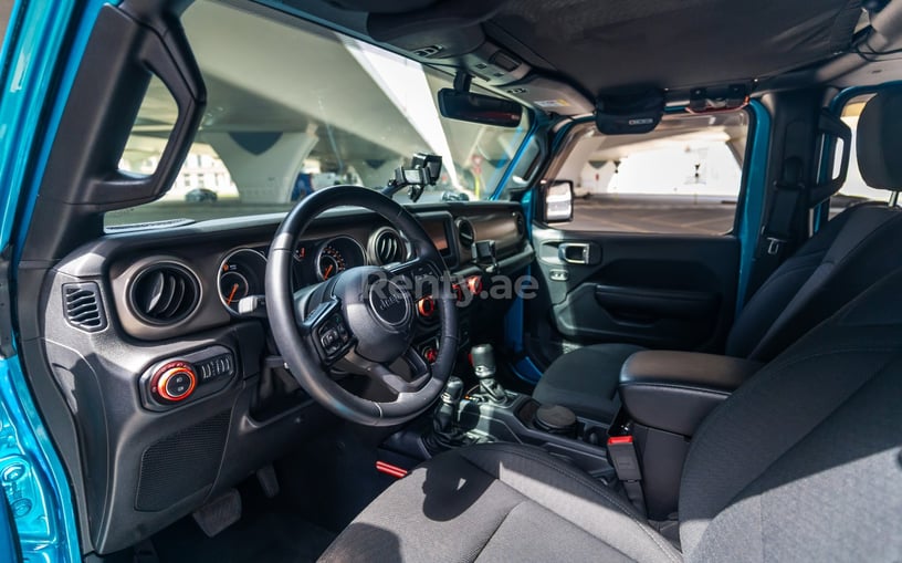 Jeep Wrangler Limited Sport Edition convertible (Blau), 2020  zur Miete in Sharjah