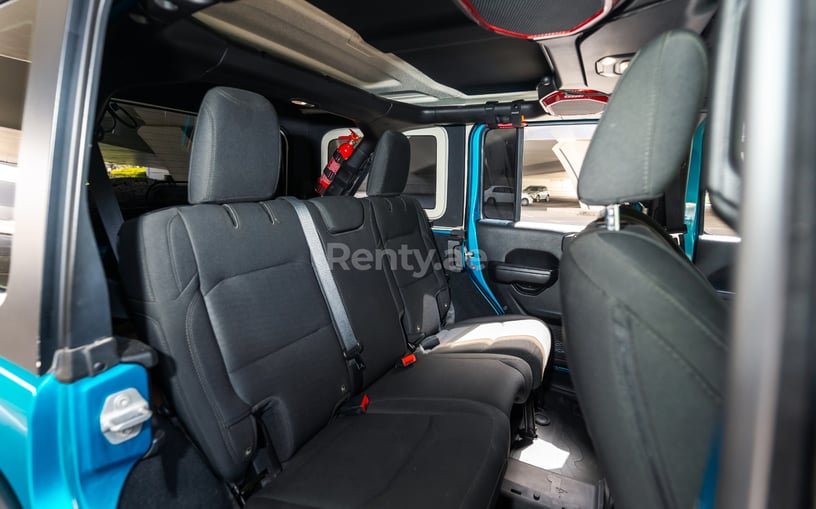 Jeep Wrangler Limited Sport Edition convertible (Blau), 2020  zur Miete in Sharjah