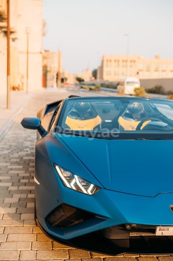 إيجار لامبورغيني إيفو سبايدر (أزرق), 2021 في دبي
