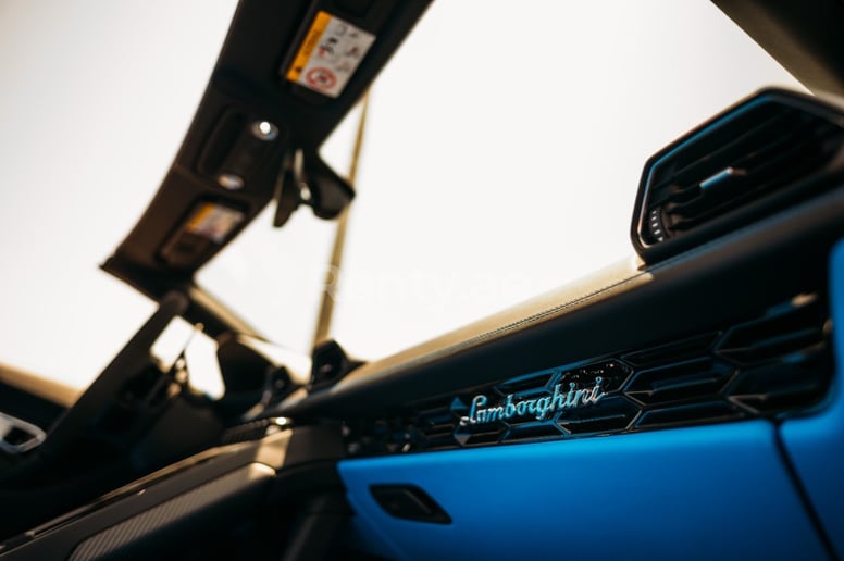Lamborghini Evo Spyder (Bleue), 2020 &agrave; louer &agrave; Duba&iuml;
