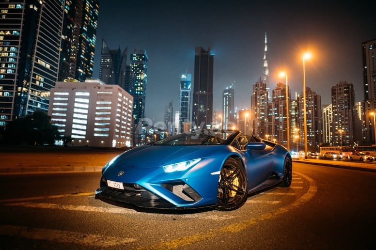 Lamborghini Evo Spyder (Bleue), 2020 &agrave; louer &agrave; Duba&iuml;