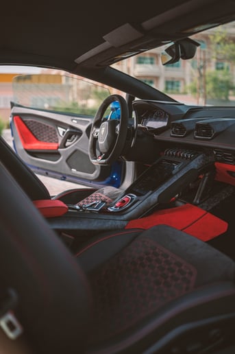 Lamborghini Evo Spyder (Blauw), 2021 - lease-aanbiedingen in Abu Dhabi