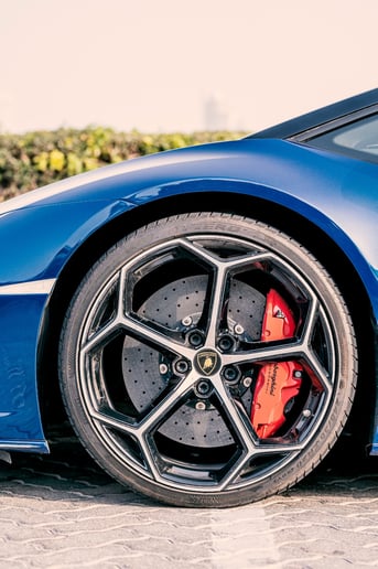 Lamborghini Evo Spyder (Blauw), 2021 - lease-aanbiedingen in Abu Dhabi
