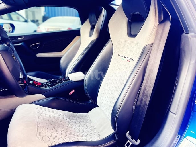 在迪拜 租 兰博基尼 Huracan Spyder (蓝色), 2020