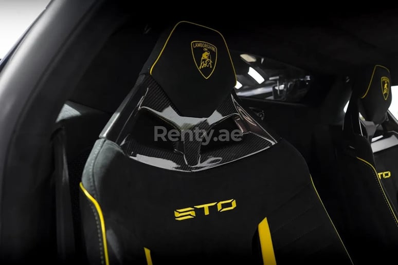 在迪拜 租 兰博基尼Huracan STO (蓝色), 2022