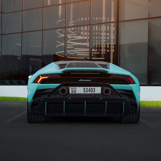 Lamborghini Huracan (Blu), 2021 in affitto a Sharjah