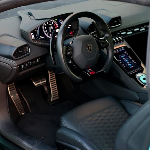Lamborghini Huracan (Blu), 2021 in affitto a Sharjah