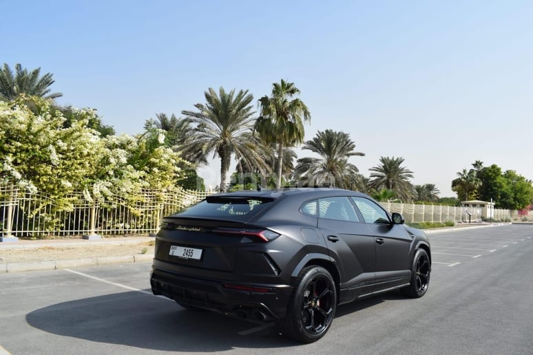 Lamborghini Urus (Черный), 2021 для аренды в Дубай