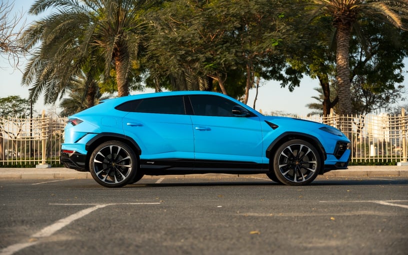 Lamborghini Urus (Blu), 2023 - offerte di leasing in Abu Dhabi