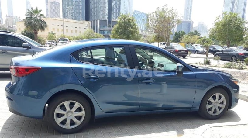 Dubai'de kiralık Mazda 3 (Mavi), 2019
