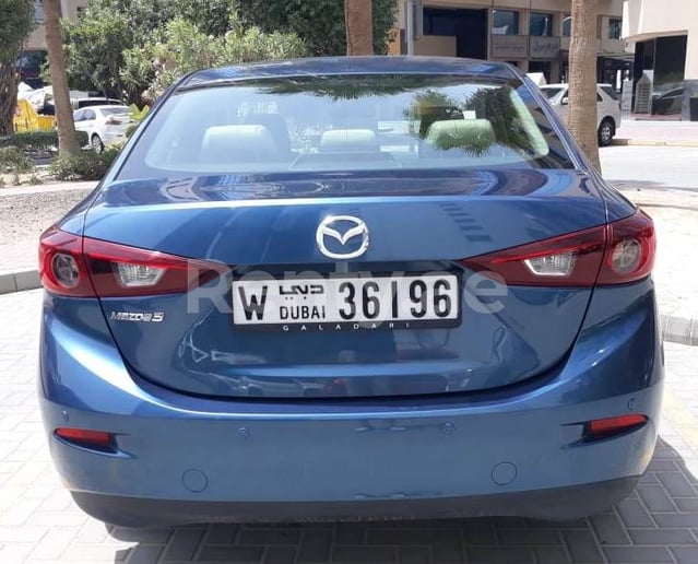 Dubai'de kiralık Mazda 3 (Mavi), 2019