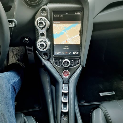 McLaren 720 S Spyder (Bleue), 2020 &agrave; louer &agrave; Duba&iuml;