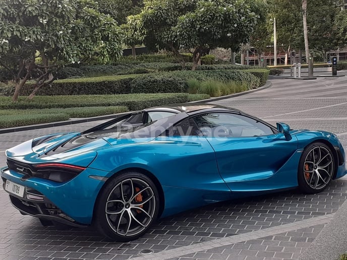 McLaren 720 S Spyder (Bleue), 2020 &agrave; louer &agrave; Duba&iuml;