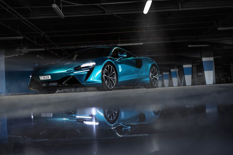 McLaren Artura (Azul), 2023 para alquiler en Dub&aacute;i
