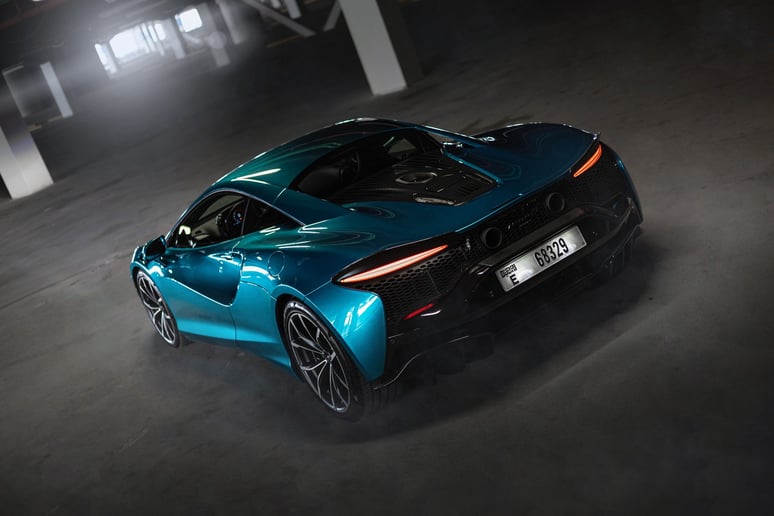 McLaren Artura (Azul), 2023 para alquiler en Dub&aacute;i