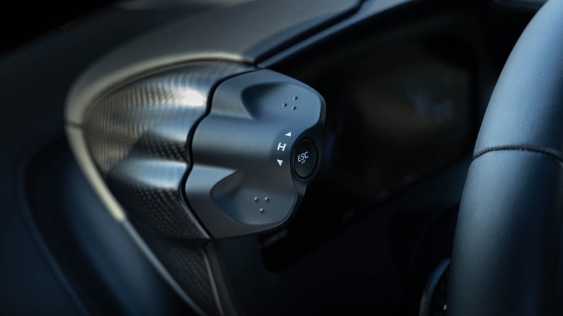 McLaren Artura (Azul), 2023 para alquiler en Dub&aacute;i