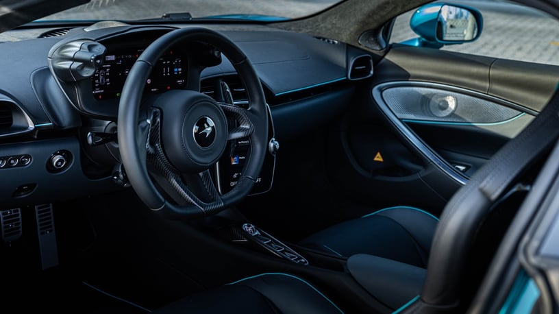 McLaren Artura (Azul), 2023 para alquiler en Dub&aacute;i