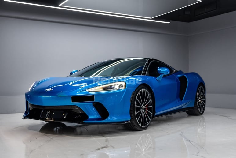 Dubai'de kiralık Mclaren GT (Mavi), 2022