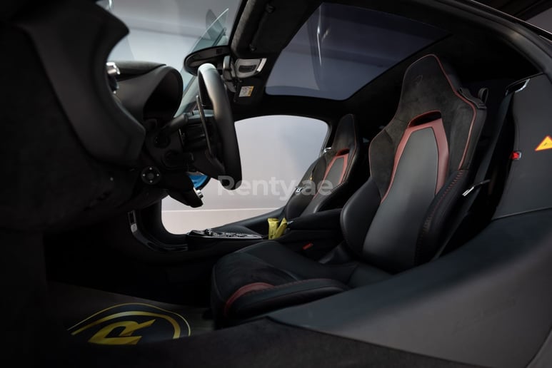 Dubai'de kiralık Mclaren GT (Mavi), 2022