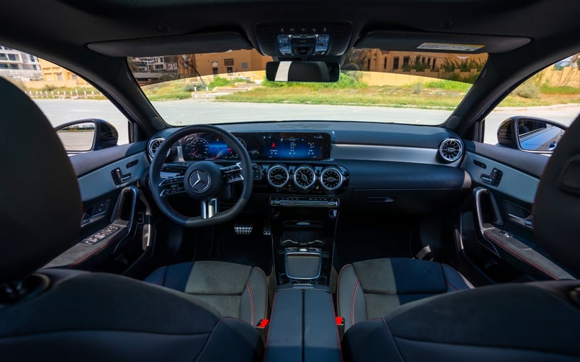 Mercedes A200 (Blu), 2025 - offerte di leasing in Ras Al Khaimah