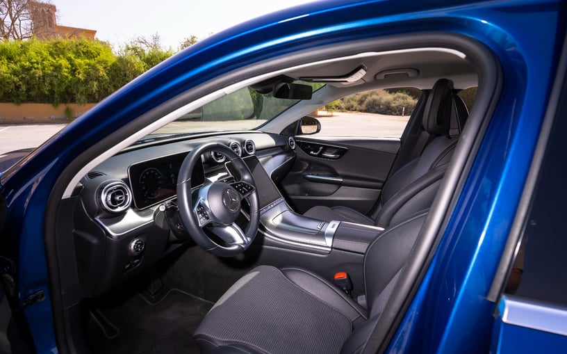 Mercedes C200 (Синий), 2022 для аренды в Рас-эль-Хайме
