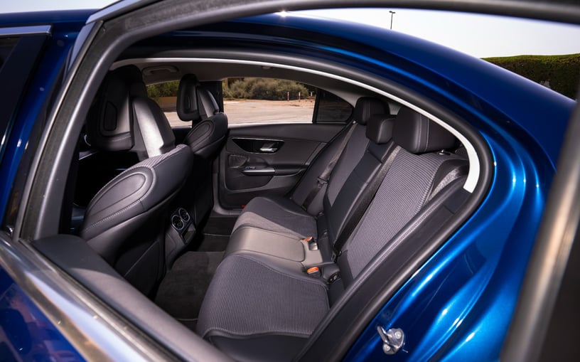 Mercedes C200 (Синий), 2022 для аренды в Рас-эль-Хайме