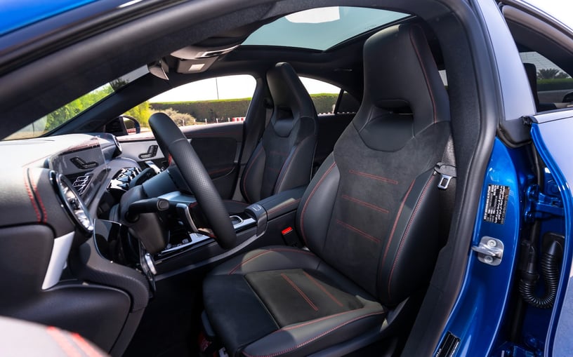 Mercedes CLA200 (Bleue), 2025 &agrave; louer &agrave; Abu Dhabi