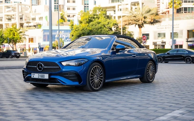 Mercedes CLE 200 AMG cabriolet/convertible (Bleue), 2024 - offres de bail &agrave; Ras Al Khaimah