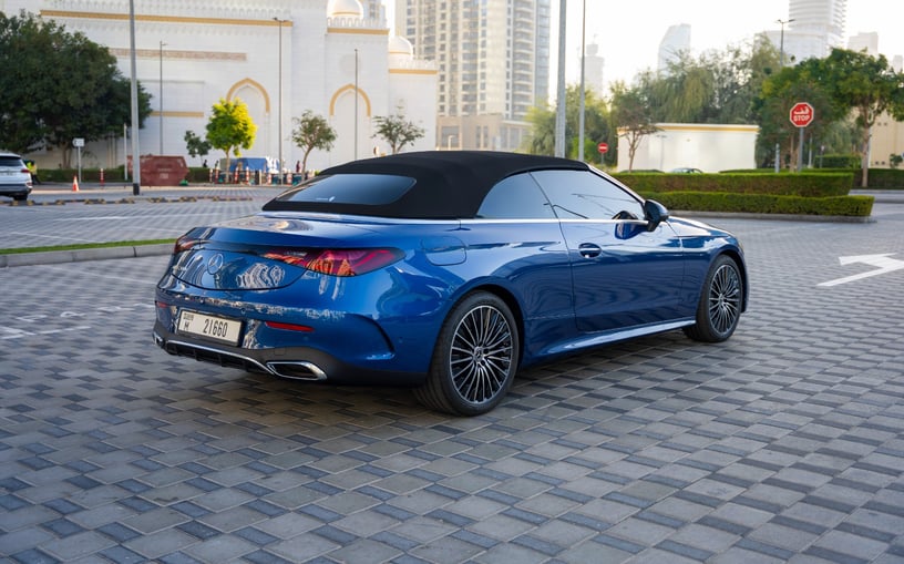 Mercedes CLE 200 AMG cabriolet/convertible (Bleue), 2024 - offres de bail &agrave; Ras Al Khaimah