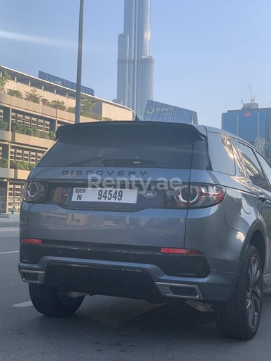 Dubai'de kiralık Range Rover Discovery (Mavi), 2019