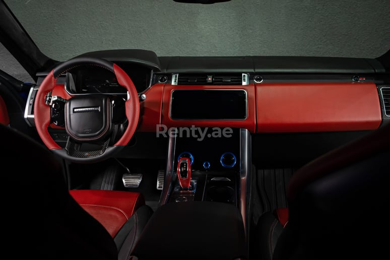 Range Rover Sport SVR (Blauw), 2018 te huur in Dubai