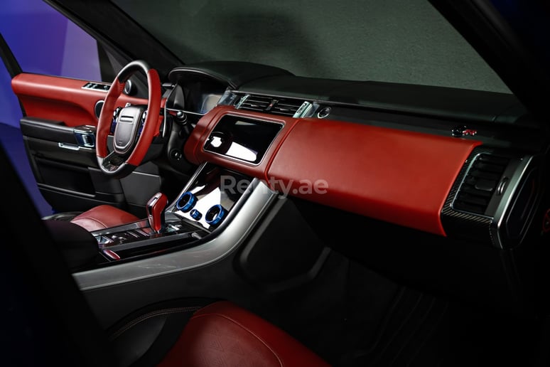 Range Rover Sport SVR (Blauw), 2018 te huur in Dubai