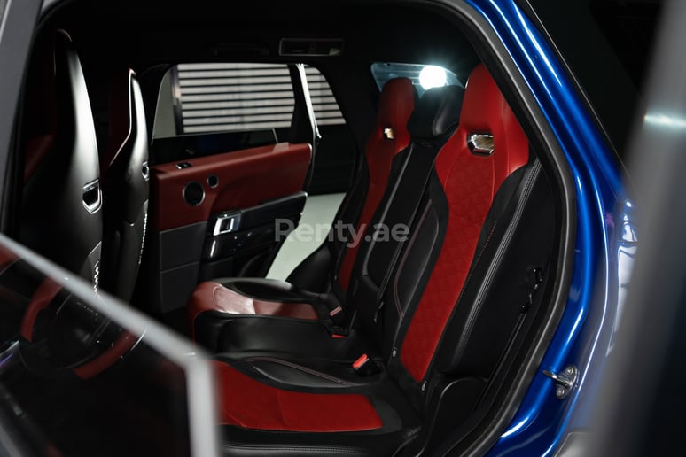 Range Rover Sport SVR (Blauw), 2018 te huur in Dubai