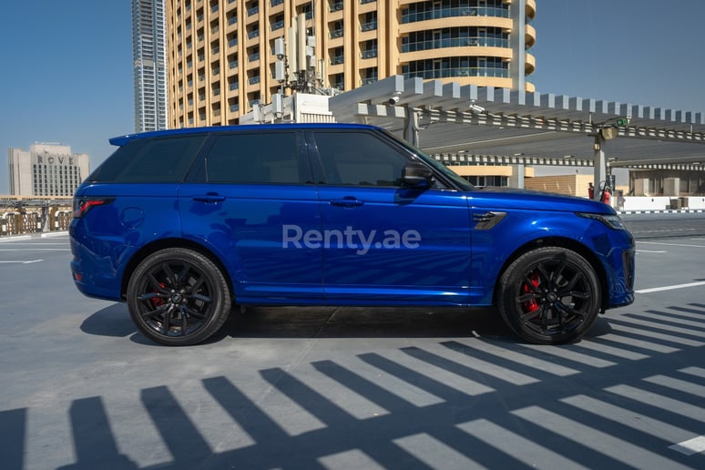 Range Rover Sport SVR (Синий), 2021 для аренды в Дубай