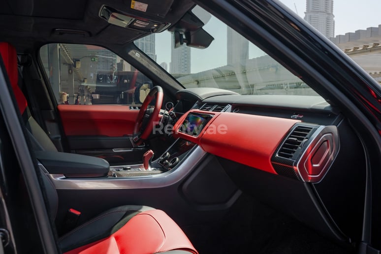 Range Rover Sport SVR (Синий), 2021 для аренды в Дубай