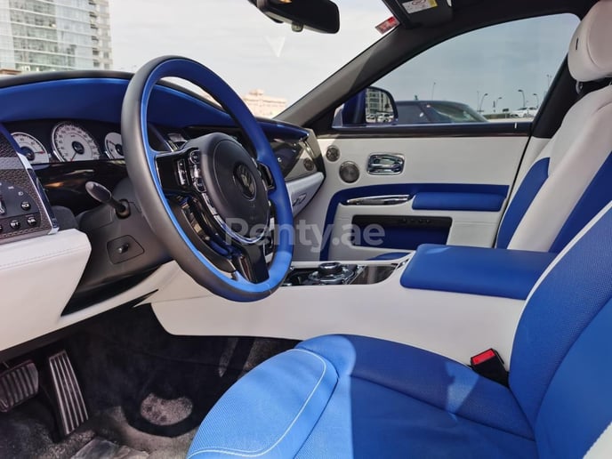 Rolls Royce Ghost Black Badge (Синий), 2019 для аренды в Дубай