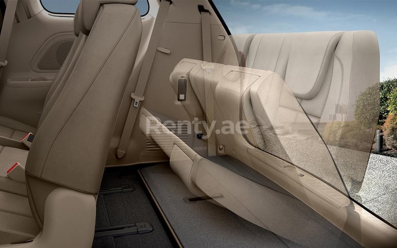 KIA Carnival (Bianco Brillante), 2018 in affitto a Dubai