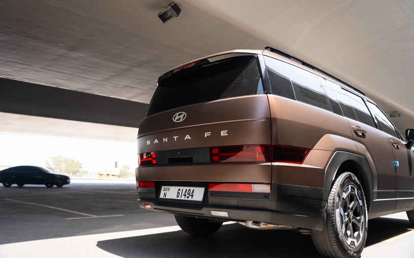 Hyundai Santa Fe (Mar&oacute;n), 2025 - ofertas de arrendamiento en Ras Al Khaimah