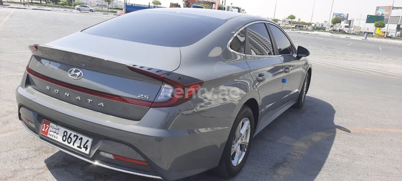 Hyundai Sonata (Bruin), 2020 te huur in Dubai