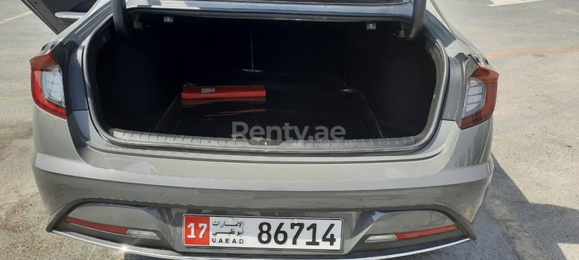 Hyundai Sonata (Bruin), 2020 te huur in Dubai