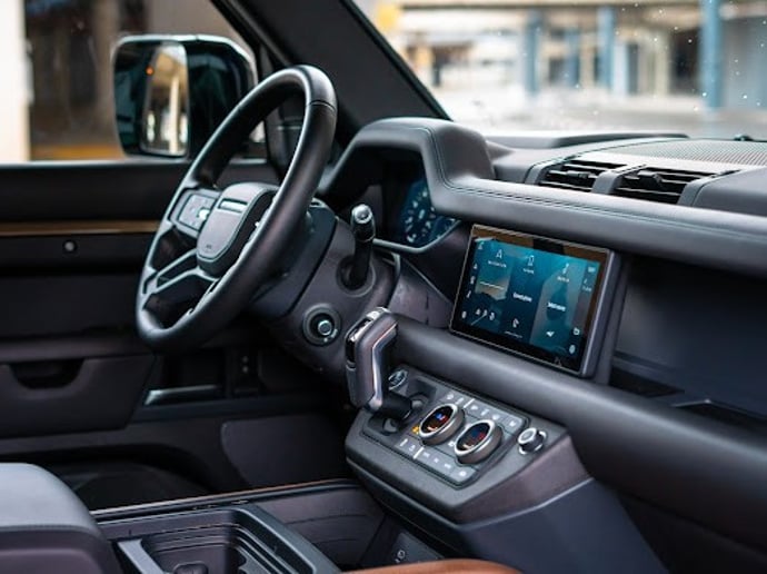 Range Rover Defender V6 X (Brun), 2021 &agrave; louer &agrave; Sharjah