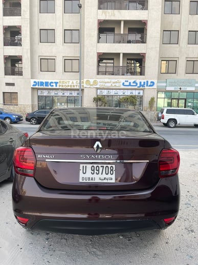 إيجار رينو رمز (بنى), 2017 في دبي