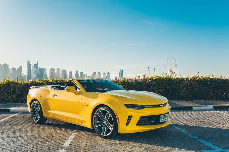 Dubai'de kiralık Chevrolet Camaro (Sarı), 2019