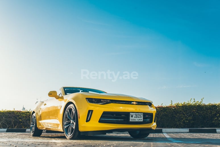 Dubai'de kiralık Chevrolet Camaro (Sarı), 2019