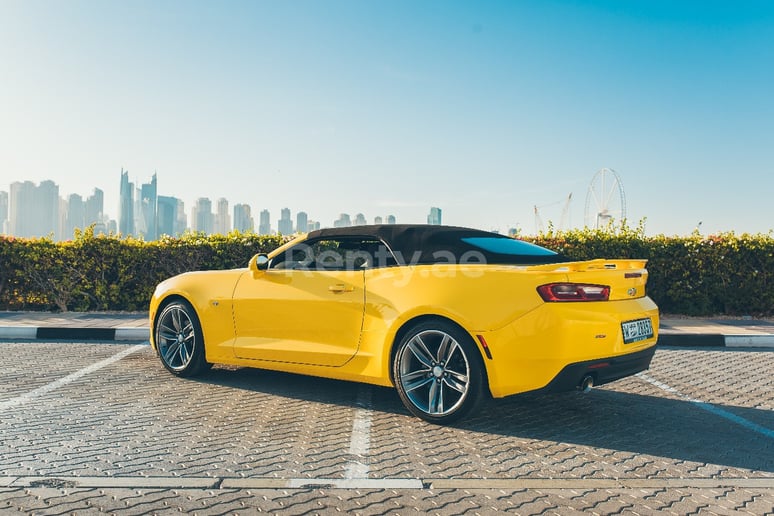 Dubai'de kiralık Chevrolet Camaro (Sarı), 2019