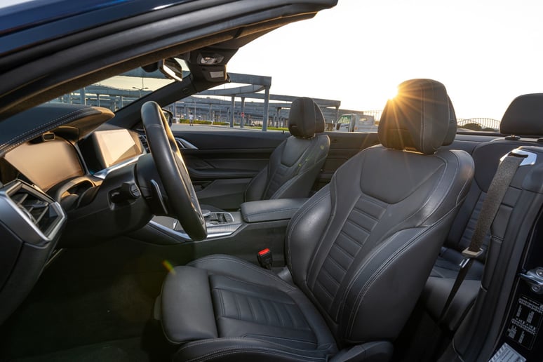 BMW 430i cabrio (Blu Scuro), 2023 in affitto a Ras Al Khaimah