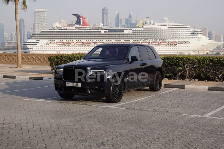 Rolls Royce Cullinan Mansory (Azul Oscuro), 2020 para alquiler en Dub&aacute;i